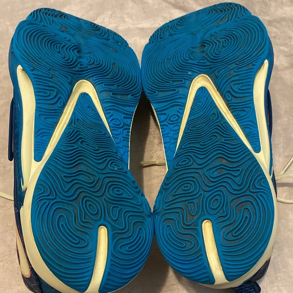 Nike Zoom Freak 3 NRG Valentines Day Giannis